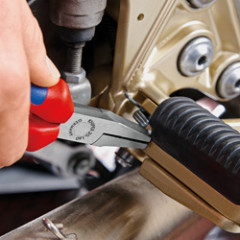 KN-2002140 Плоскогубцы, 140 мм, 20 02 140 KN-2002140 KNIPEX